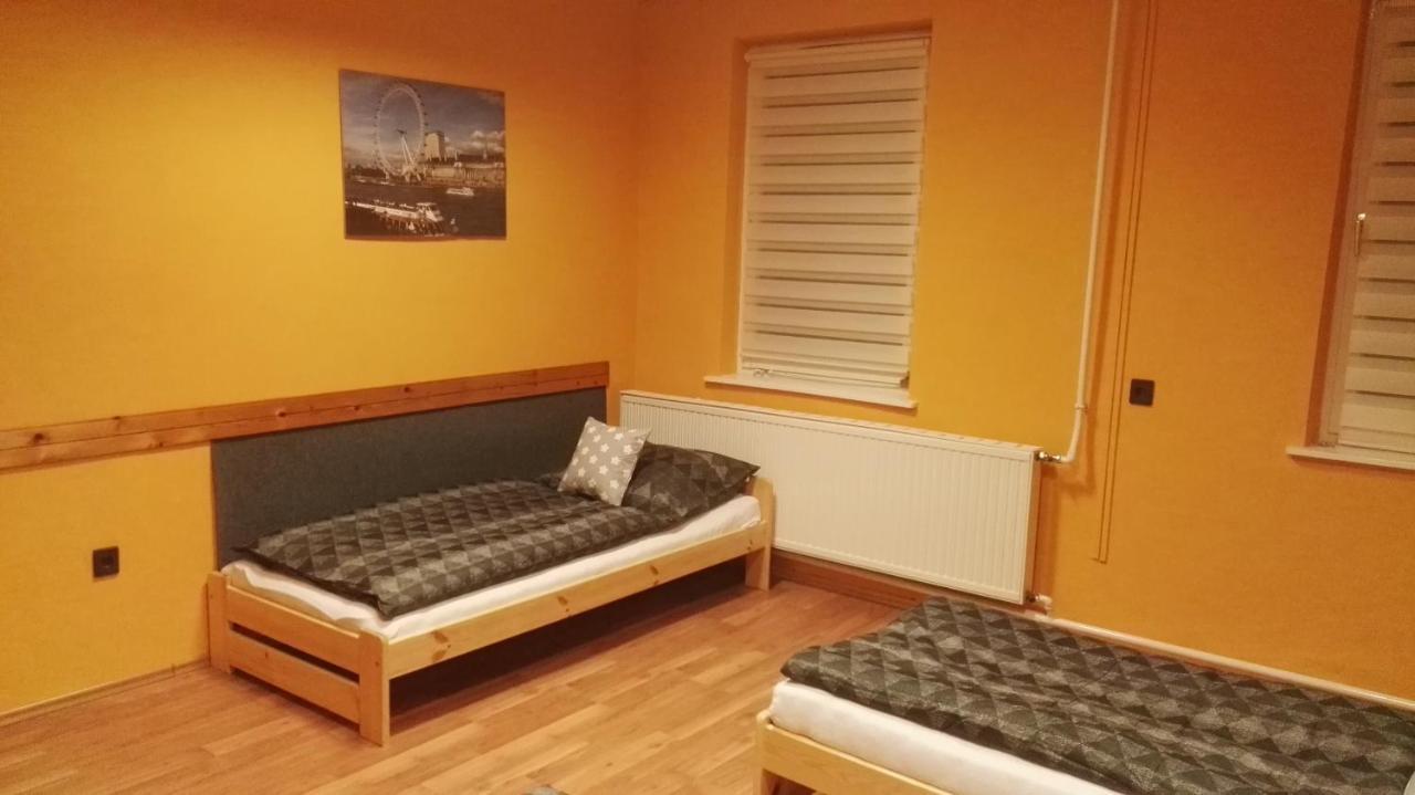 Collingo Belvarosi Szallas Lägenhet Kazincbarcika Exteriör bild